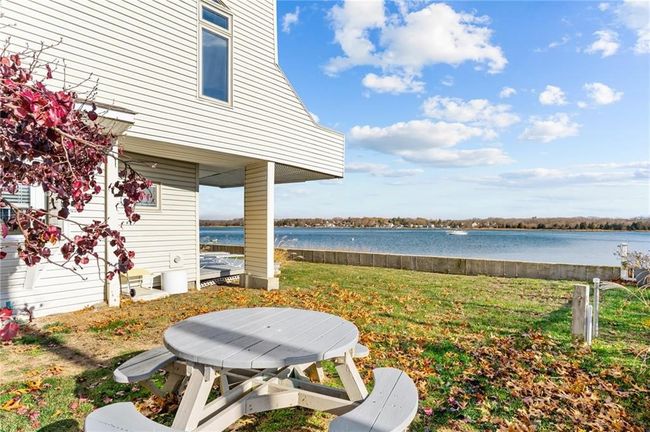 99 Smith St, House other with 2 bedrooms, 2 bathrooms and 2 parking in Bristol RI | Image 9