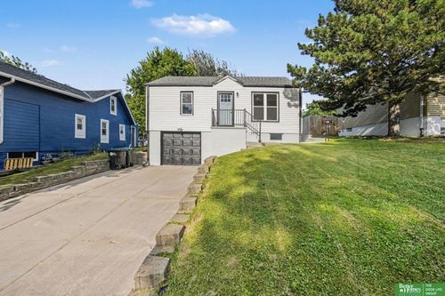 1931 S 49th St, Omaha, NE, 68106-3201 | Card Image