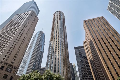 612-222 N Columbus Drive, Chicago, IL, 60601 | Card Image