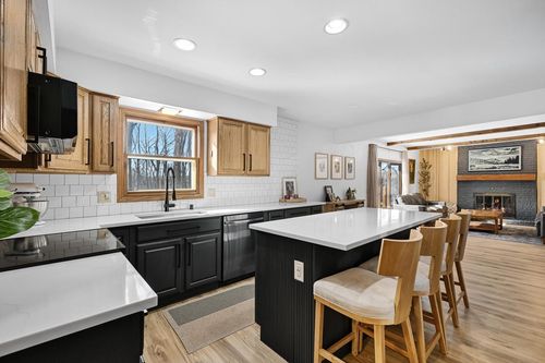 S57W22661 Woodside Court, Waukesha, WI, 53189 | Card Image