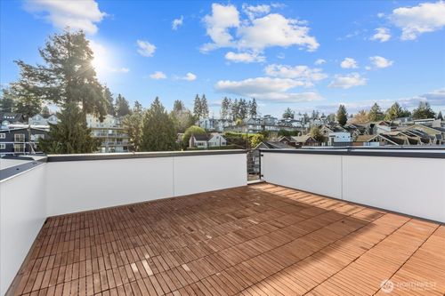 3110 Queen Anne Ave N, Seattle, WA, 98109-1672 | Card Image