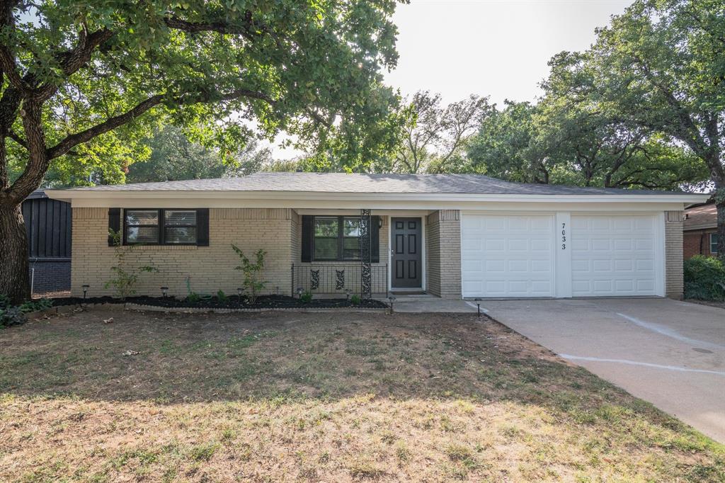 Crabtree Ln, North Richland Hills, TX 76182