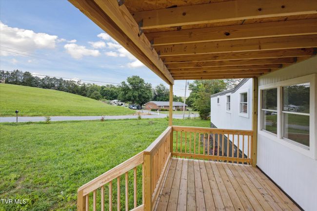 2376 Highway 81 S, House other with 2 bedrooms, 1 bathrooms and null parking in Jonesborough TN | Image 6