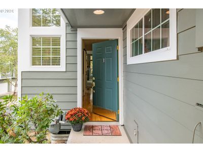 12201 Sw Meader Way, Home with 2 bedrooms, 2 bathrooms and 1 parking in Beaverton OR | Image 3