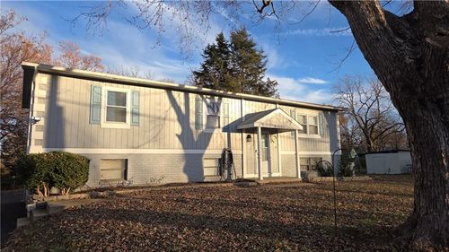 900 N Walker Ln, Olathe, KS, 66061-2843 | Card Image