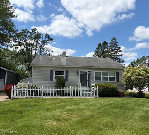 1302 Bel Air Dr Nw, North Canton, OH, 44720-2210 | Card Image