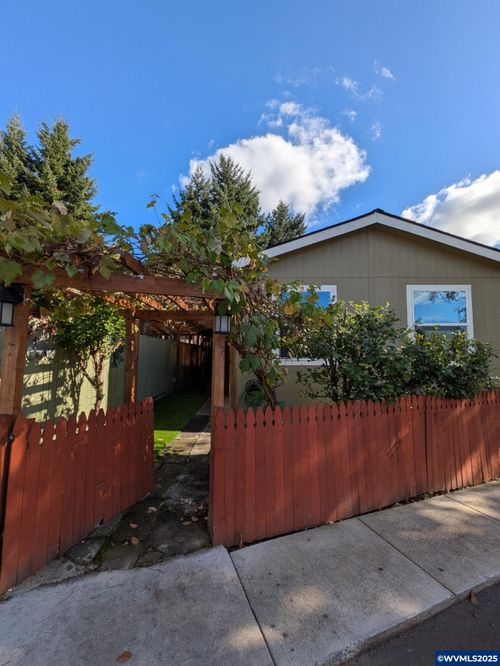 5-9700 Sw Tualatin Rd, Tualatin, OR, 97062-9407 | Card Image