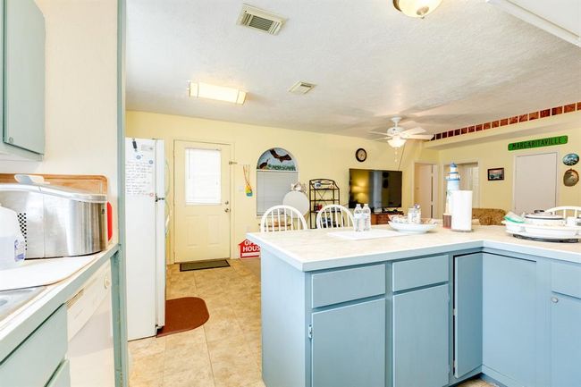 211 Pompano Ln, House other with 4 bedrooms, 3 bathrooms and null parking in Surfside Beach TX | Image 25