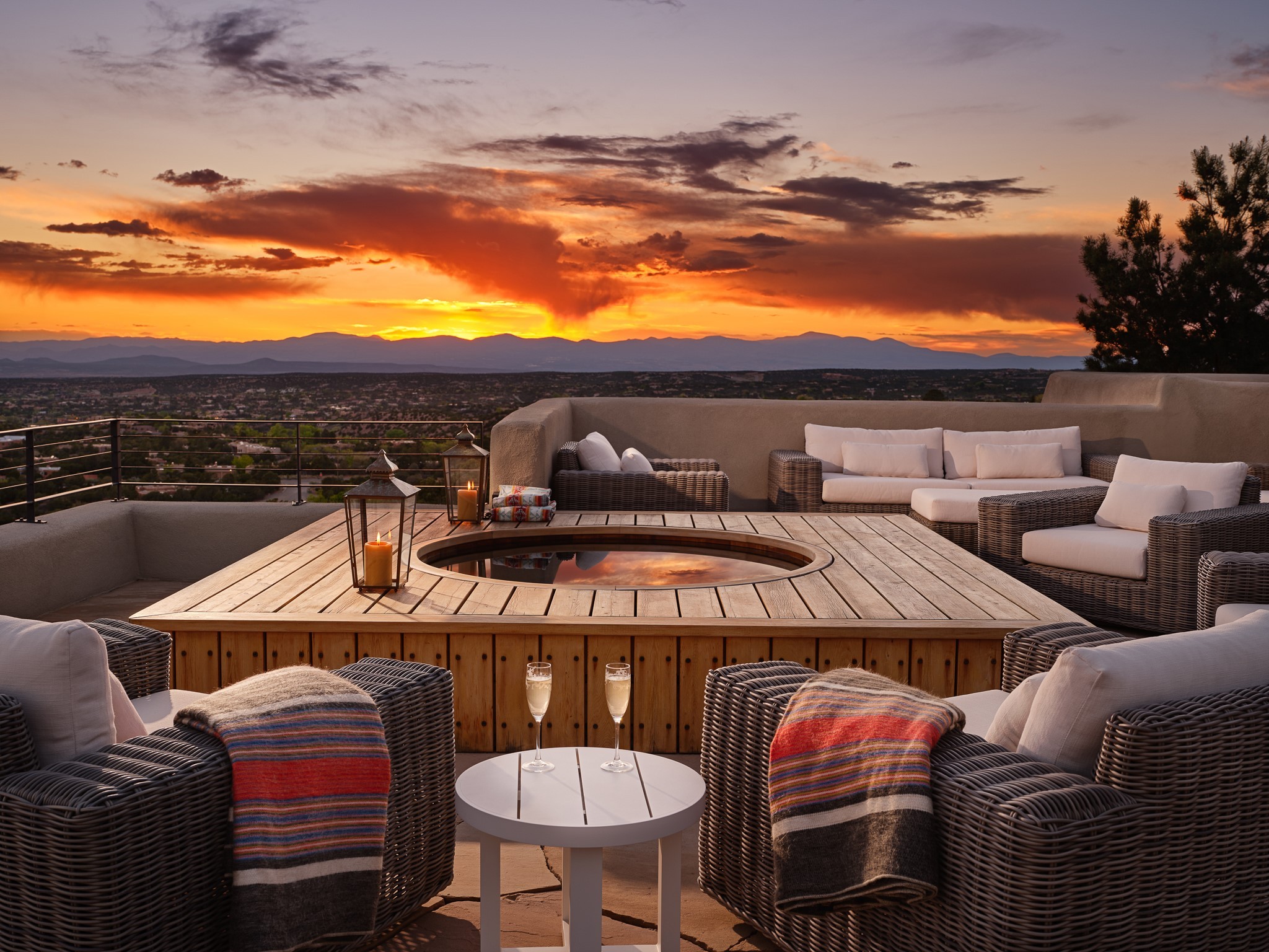 Hummingbird Ct, Santa Fe, NM 87501