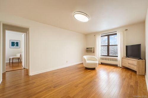 apt-3d-7 Terrace Cir, Great Neck, NY, 11021-4126 | Card Image