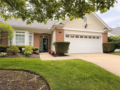 370 Rosebury Ct, Mayfield Heights, OH, 44124-3662 | Card Image
