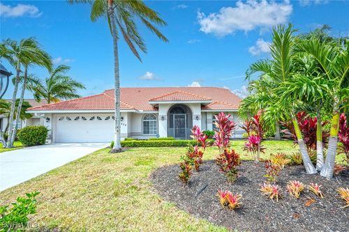 624 Lambton Ln, NAPLES, FL, 34104-8303 | Card Image