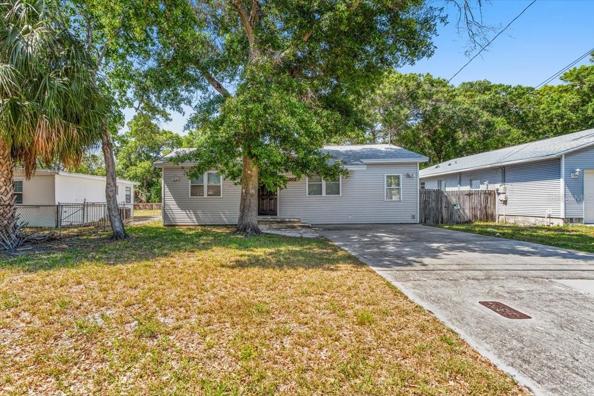 6th Ave, Largo, FL 33770