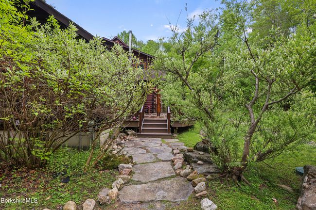 Stone entry walkway | Image 5