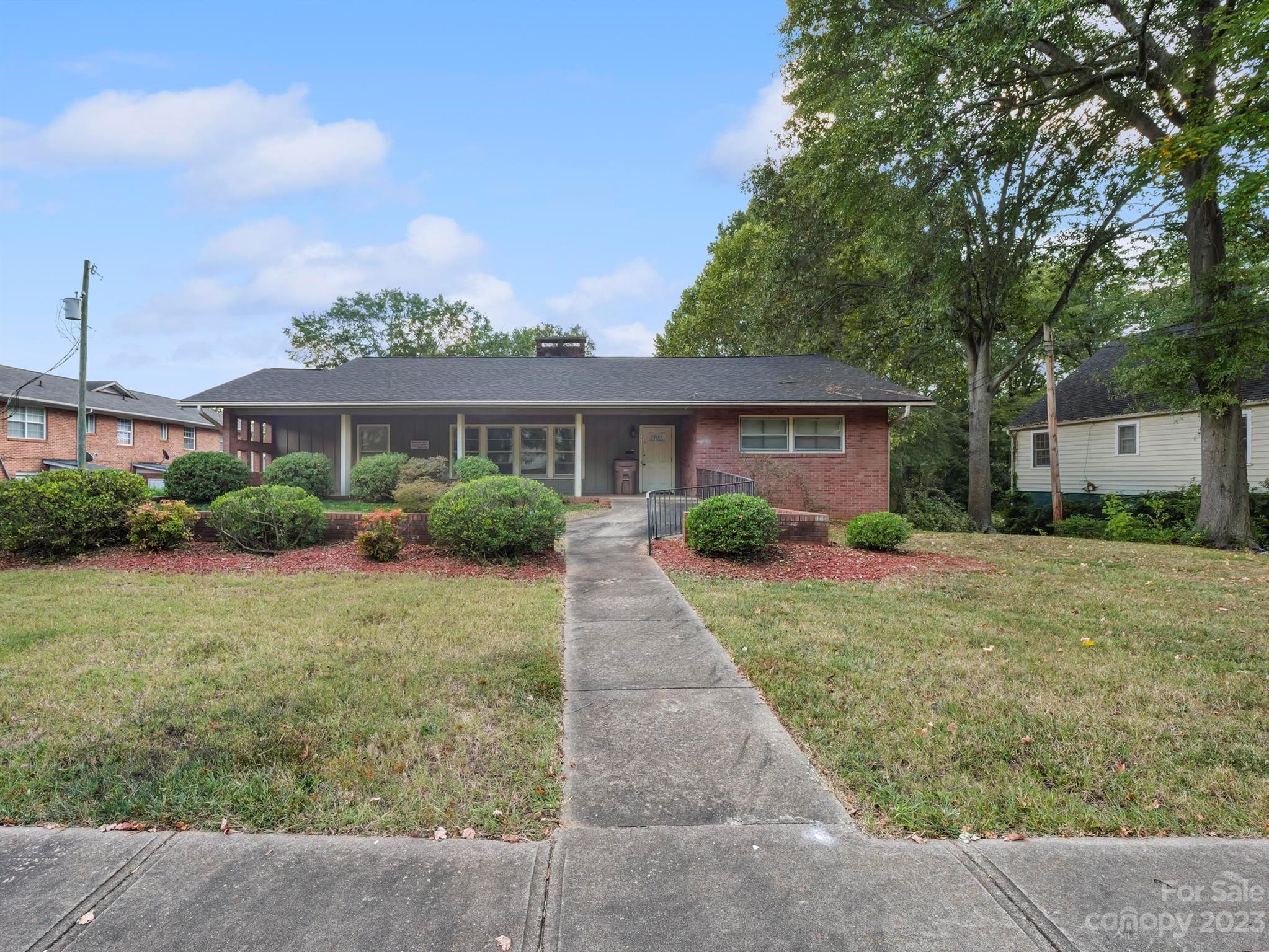 Warren St, Shelby, NC 28150