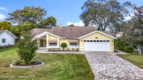 9019 Bonnet Way, Weeki Wachee, FL, 34613-5132 | Card Image