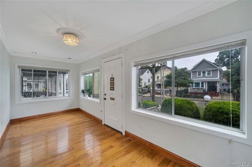 10921 215th St, Queens Village, NY, 11429-1918 | Card Image