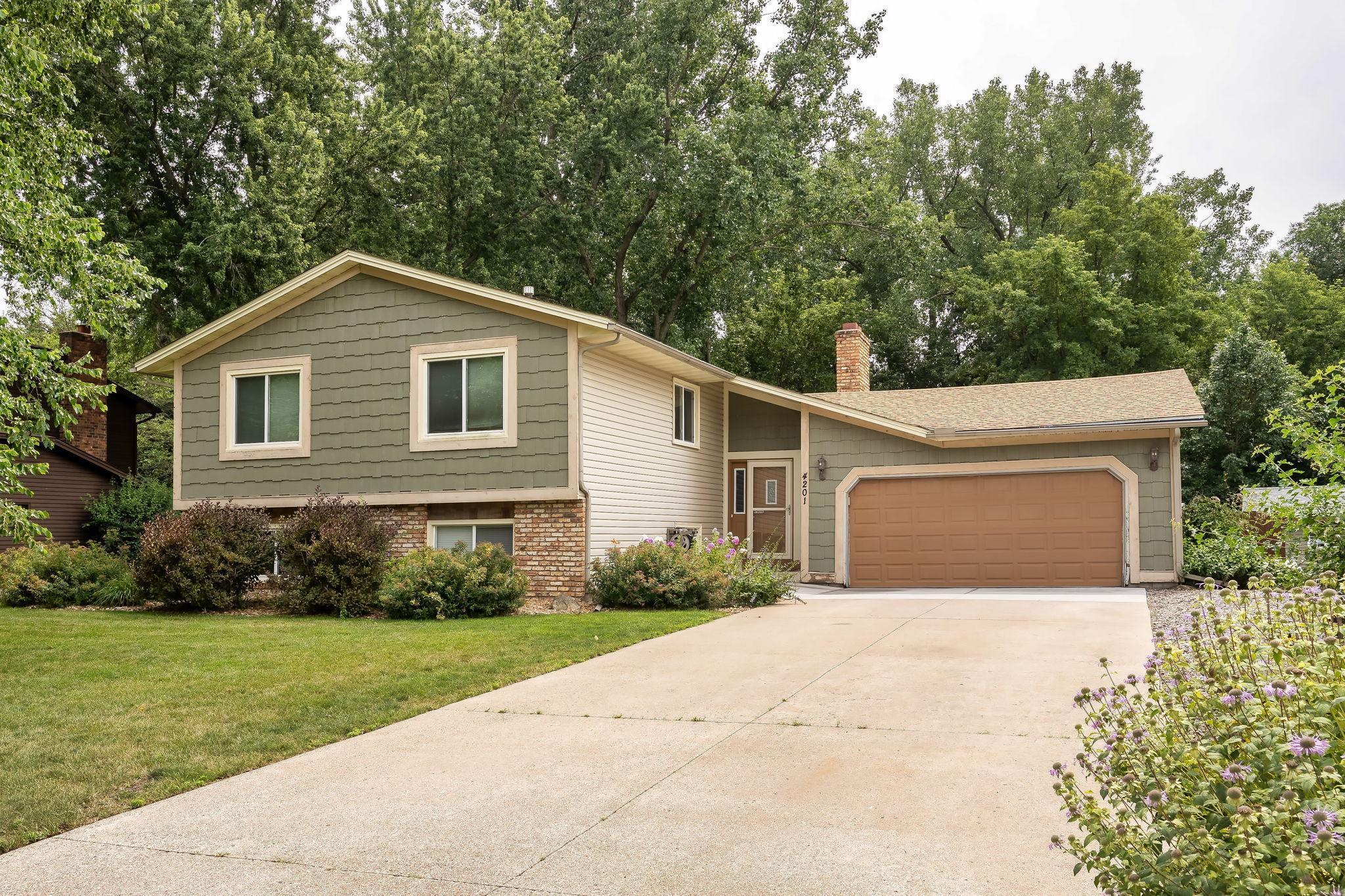 Estate Dr, Minneapolis, MN 55443