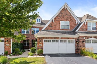 2117 Washington Drive, Townhouse with 3 bedrooms, 2 bathrooms and 2 parking in Northbrook IL | Image 1