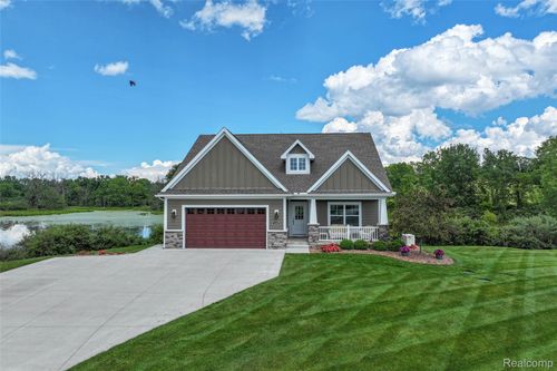 4800 Chestnut Springs Dr, Howell, MI, 48843-7473 | Card Image