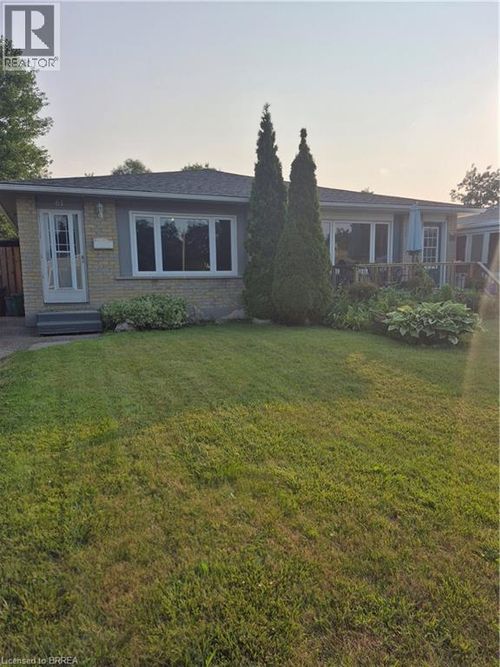 61 Woodlawn Ave, Brantford, ON, N3V1A6 | Card Image