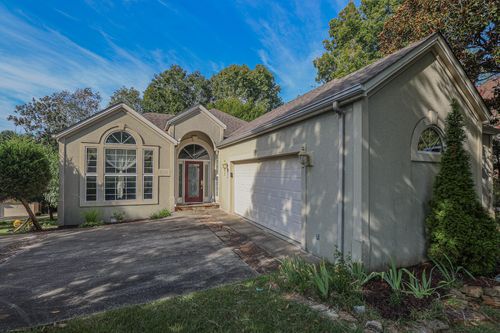 1001 Lakeview Dr, Paducah, KY, 42003-8747 | Card Image