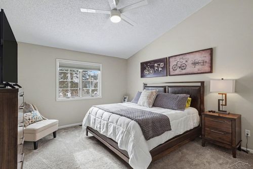 24 Drake Dr W, Saginaw, MI, 48603-9643 | Card Image