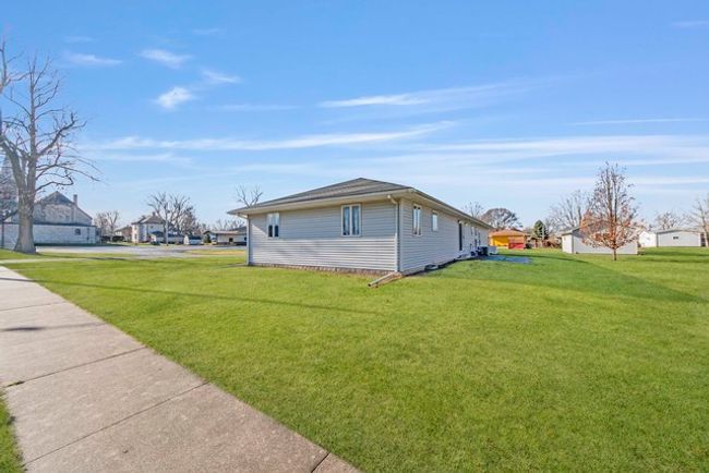 313 W Topeka St, House other with 3 bedrooms, 2 bathrooms and 2 parking in Toluca IL | Image 26