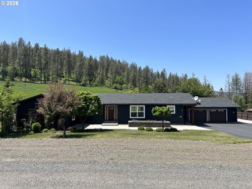 506 S Holmes St, Wallowa, OR, 97885-8437 | Card Image