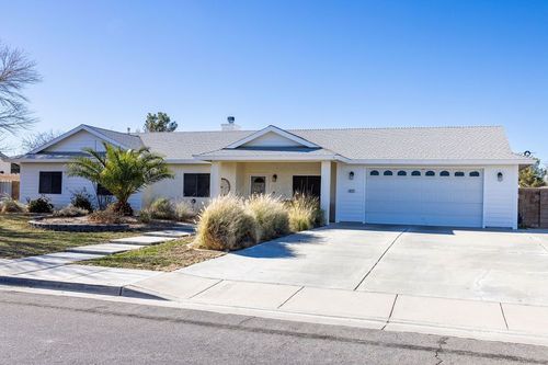 417 S Inyo St, Ridgecrest, CA, 93555-8655 | Card Image