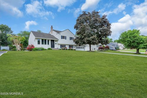 34 Millbrook Dr, Middletown, NJ, 07748-2226 | Card Image