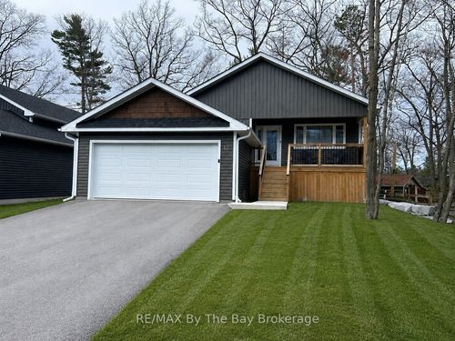 16 Caribbean Dr, Wasaga Beach, ON, L9Z | Card Image
