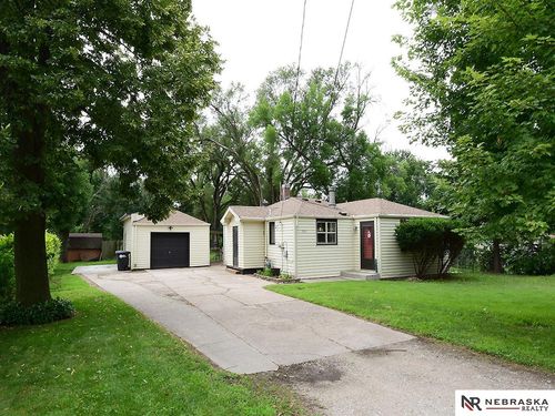5931 Whitmore St, Omaha, NE, 68152-2365 | Card Image