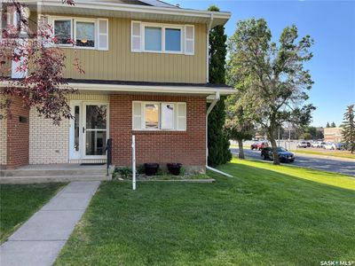 272 Plainsview Dr, Townhouse with 3 bedrooms, 3 bathrooms and null parking in Regina SK | Image 1