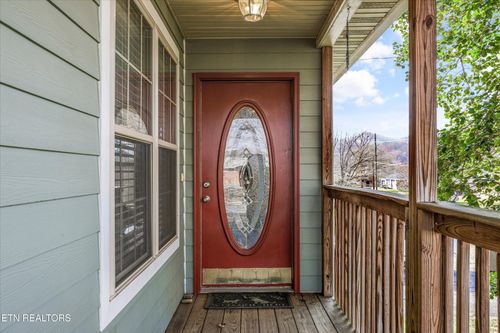 201 Valley Dr, Sevierville, TN, 37863-3739 | Card Image