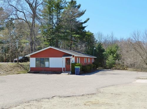 3415 Veterans Dr, Traverse City, MI, 49684-4510 | Card Image