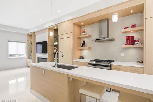 228 Vellwood Common, Oakville, ON, L6L0E8 | Card Image