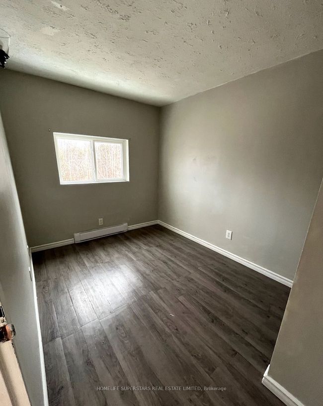 3 - 5051 Baseline Rd, Home with 2 bedrooms, 1 bathrooms and 1 parking in Sutton West ON | Image 9