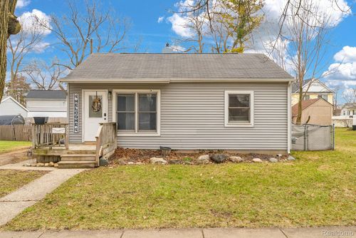 527 Turrill Ave, Lapeer, MI, 48446-2546 | Card Image