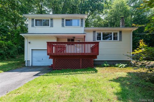 102 Ridge Rd, Cortlandt Mnr, NY, 10567-1502 | Card Image