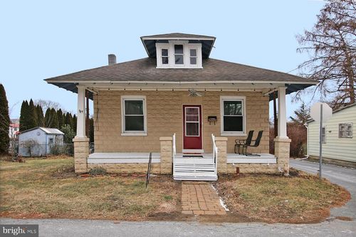 124 S King St, Annville, PA, 17003-1717 | Card Image