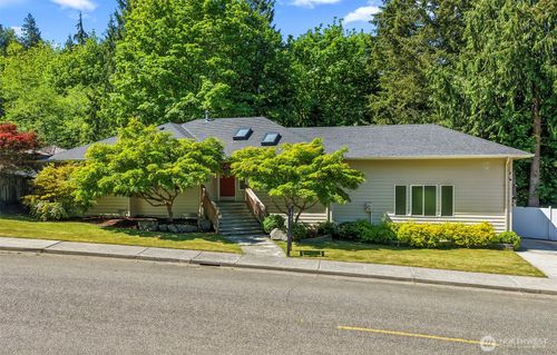 4930 Narbeck Ave, Everett, WA, 98203-1545 | Card Image