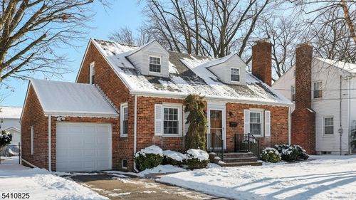 393 Huntington Rd, Union, NJ, 07083-7970 | Card Image