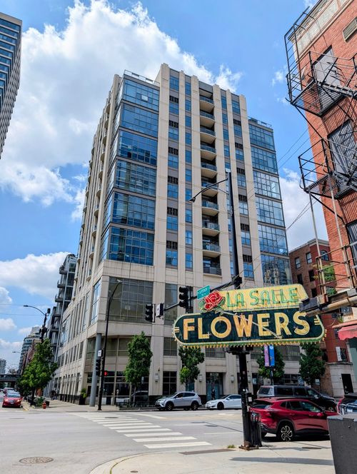 1003-150 W Superior St, Chicago, IL, 60654-8717 | Card Image