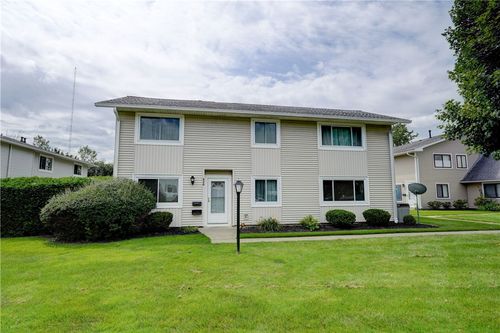 620 Eastbrooke Ln, Rochester, NY, 14618-5230 | Card Image