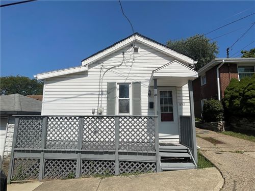 899 9th St, Ambridge, PA, 15003-2007 | Card Image