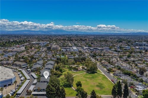 18292 Parkview Ln, Huntington Beach, CA, 92648-5629 | Card Image