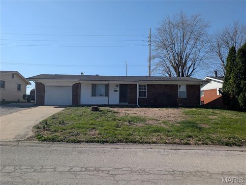 7632 Westchester Dr, Belleville, IL, 62223-2639 | Card Image