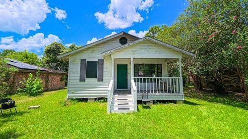 795 N 2nd St, Silsbee, TX, 77656-4101 | Card Image