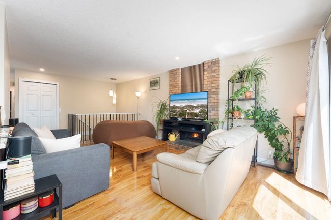 8003 Ranchview Drive Nw, House other with 4 bedrooms, 3 bathrooms and 3 parking in Calgary AB | Image 8
